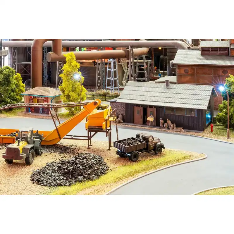 Alleen Vandaag Hangar de stockage avec tapis roulant – FALLER 191841 – HO 1/87
