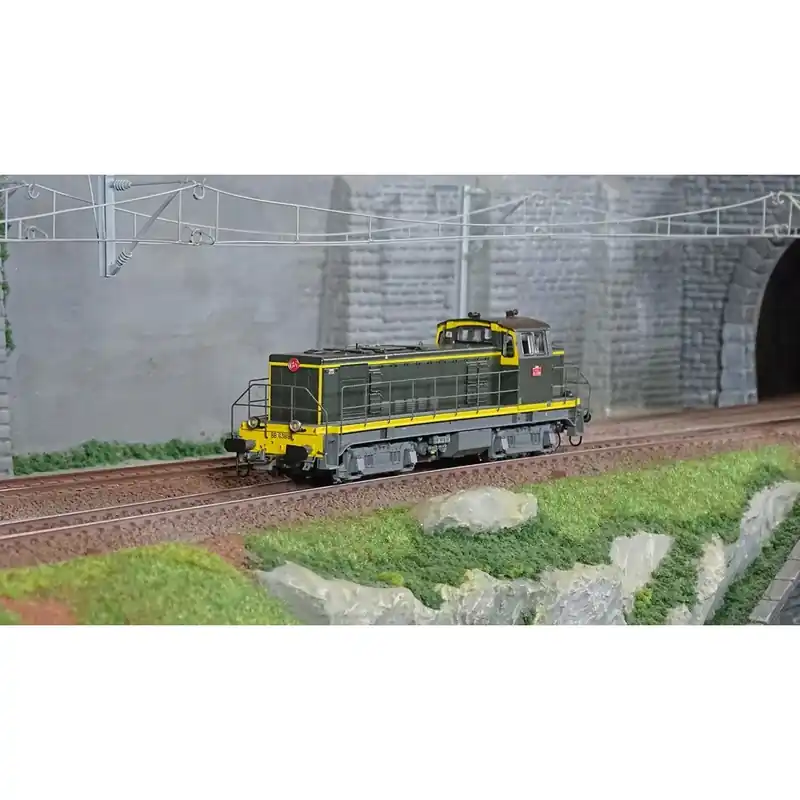 Weekendaanbieding R37 HO41108 Locomotive diesel BB 63818 UM, SNCF, livrée verte et bandes jaunes, dépôt Vénissieux