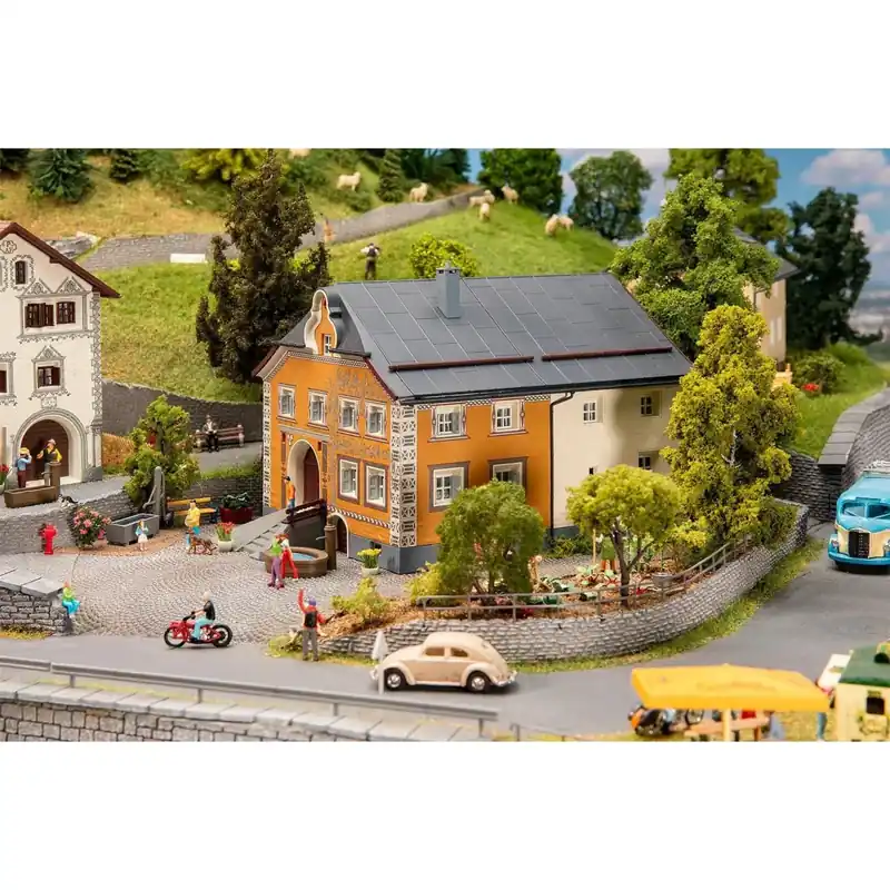 Maquette, Maison traditionnelle de l‘Engadine - Faller 130661 Gratis Retour