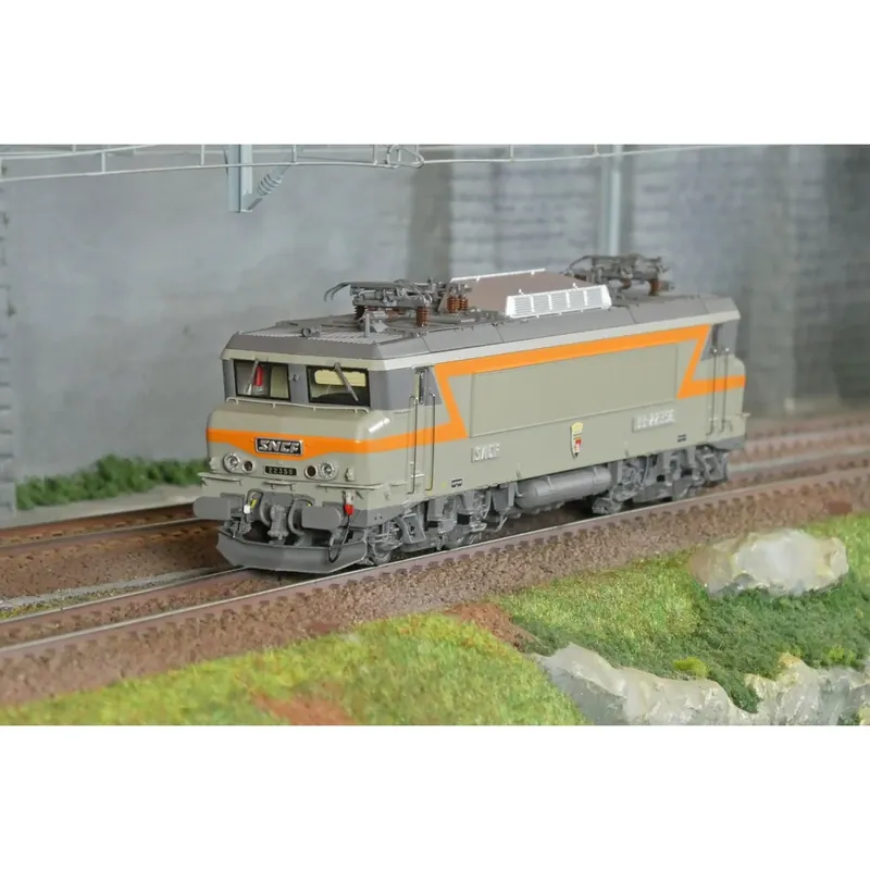 Ls Models 11105 Locomotive électrique BB 22356 SNCF, gris béton/orange, Blason LORIENT, Rennes Nu Kopen