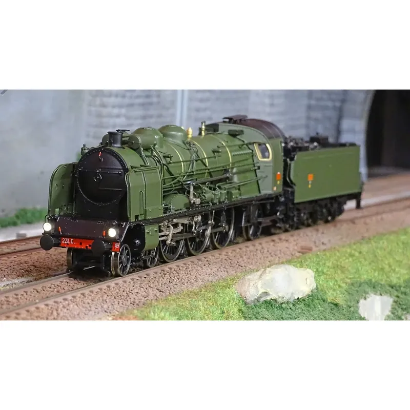 Ree Modeles MB137 Locomotive à vapeur 5-231 E 46, Vert SNCF, Montargis Voordeelprijs